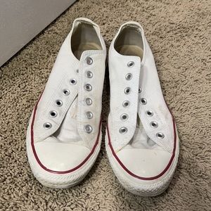 White converse low top